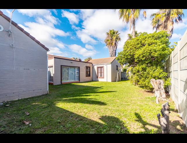 4 BEDROOM HOUSE SOLD IN BLOUBERG SANDS
